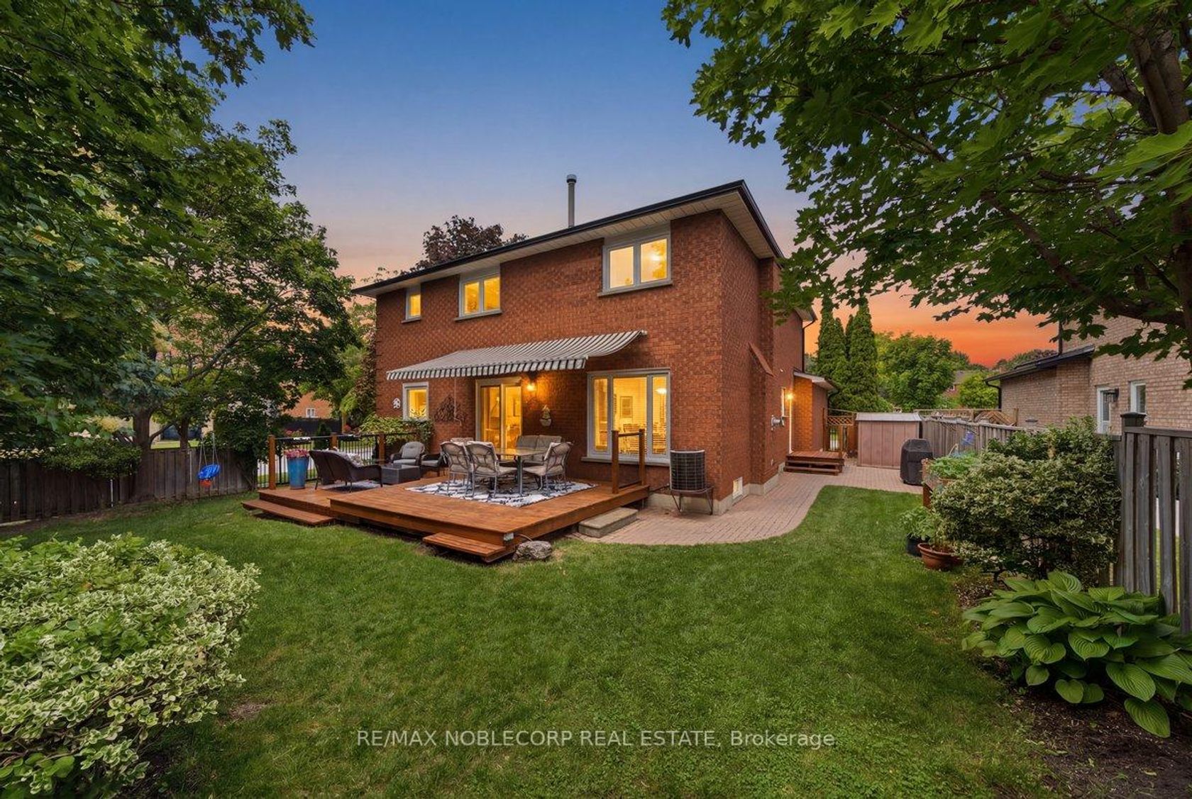3 Castlehill Road, Maple, Vaughan photo number 2
