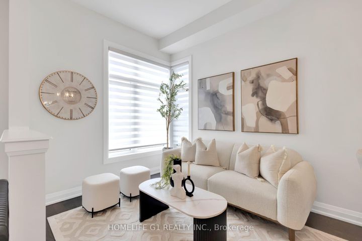 Photo 3 at 4044 Channing Crescent, GO Glenorchy, Oakville