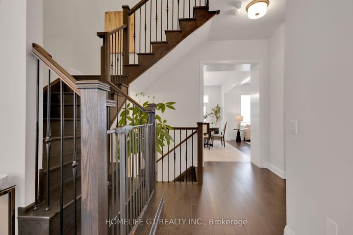 Photo 8 at 4044 Channing Crescent, GO Glenorchy, Oakville