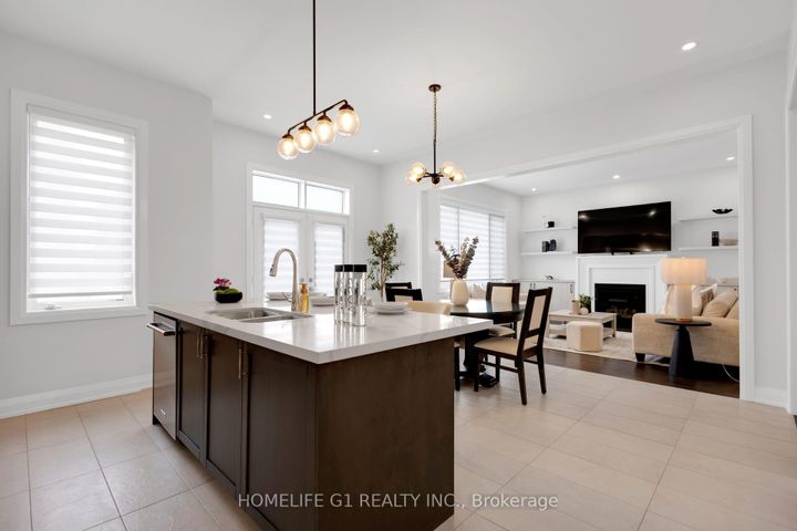 Photo 11 at 4044 Channing Crescent, GO Glenorchy, Oakville