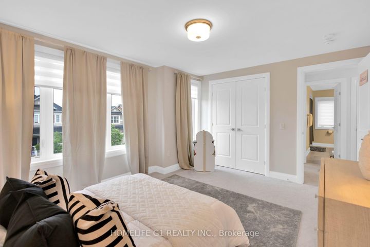 Photo 26 at 4044 Channing Crescent, GO Glenorchy, Oakville