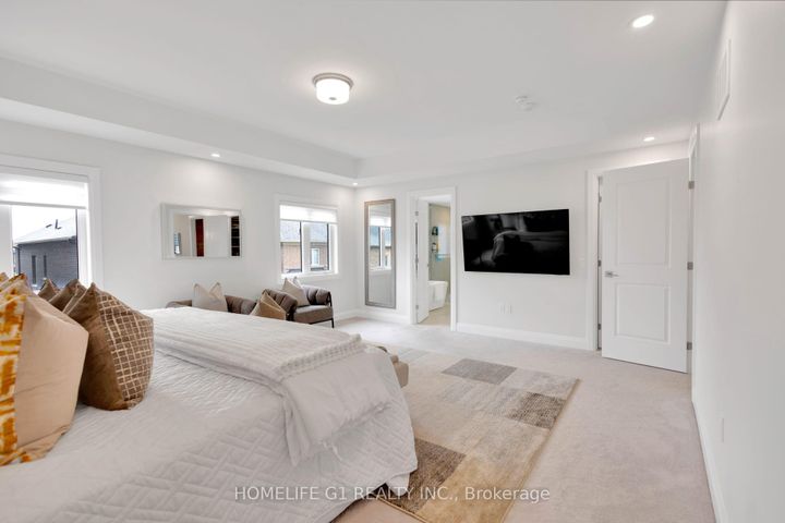 Photo 33 at 4044 Channing Crescent, GO Glenorchy, Oakville