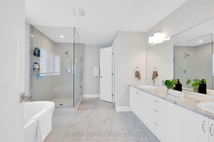 Photo 34 at 4044 Channing Crescent, GO Glenorchy, Oakville