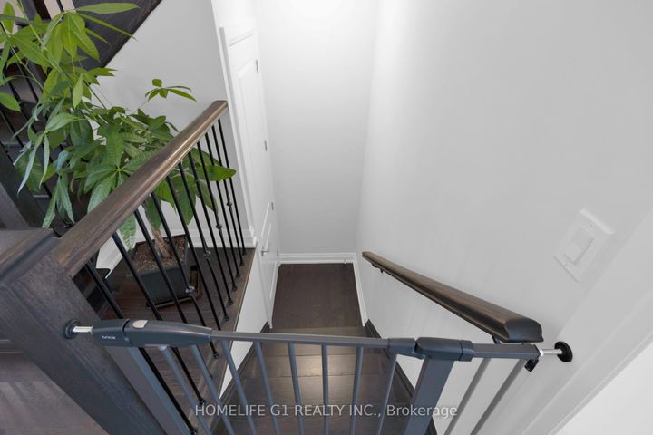 Photo 39 at 4044 Channing Crescent, GO Glenorchy, Oakville
