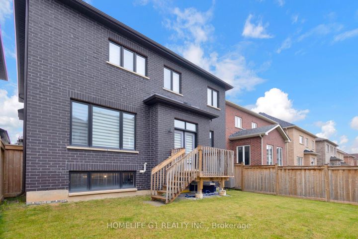 Photo 45 at 4044 Channing Crescent, GO Glenorchy, Oakville