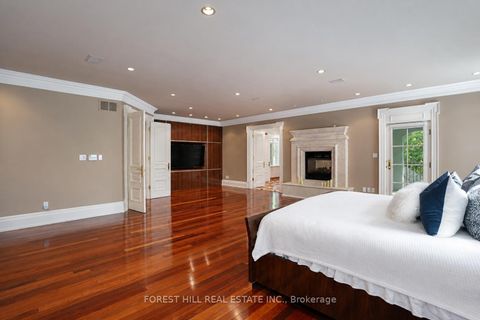 Photo 18 at 160 Renaissance Court, Beverley Glen, Vaughan