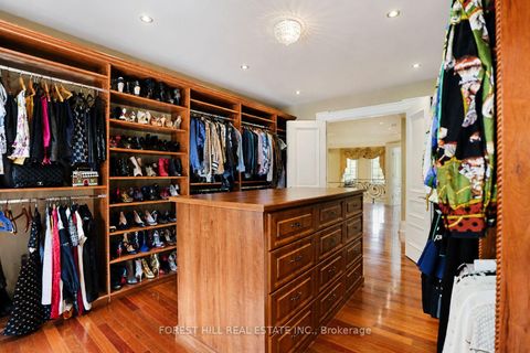 Photo 23 at 160 Renaissance Court, Beverley Glen, Vaughan