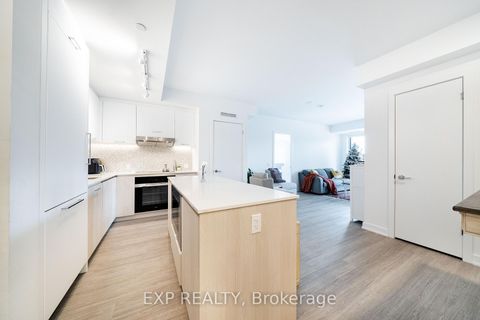 Photo 9 at 235 - 8188 Yonge Street, Uplands, Vaughan