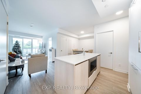 Photo 13 at 235 - 8188 Yonge Street, Uplands, Vaughan