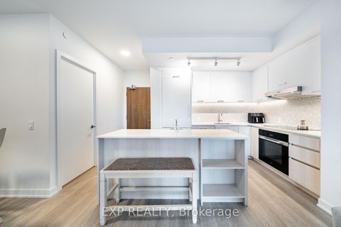 Photo 15 at 235 - 8188 Yonge Street, Uplands, Vaughan