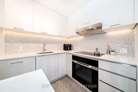 Photo 18 at 235 - 8188 Yonge Street, Uplands, Vaughan