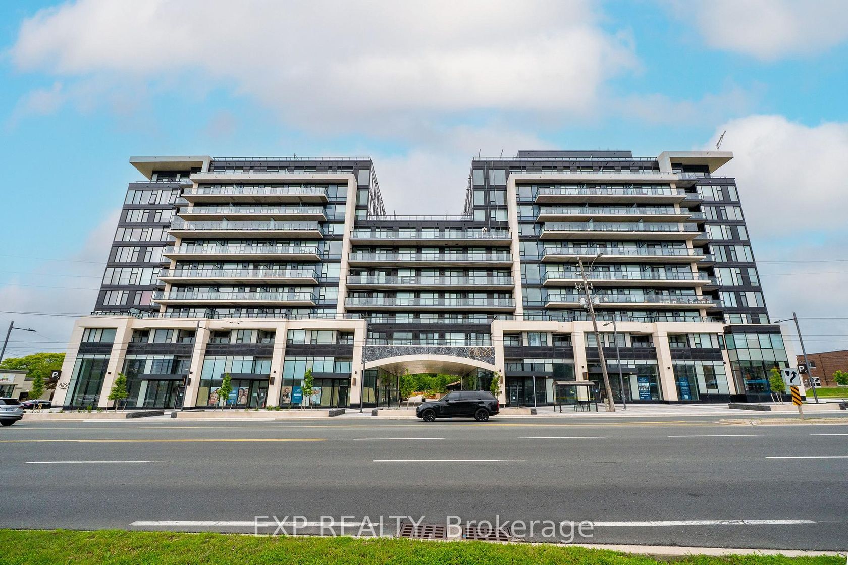 235 - 8188 Yonge Street, Uplands, Vaughan photo number 2