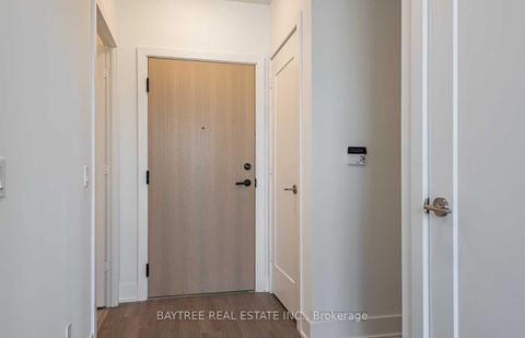 Photo 2 at 518 - 1 Belsize Drive, Eglinton, Toronto