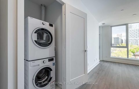 Photo 6 at 518 - 1 Belsize Drive, Eglinton, Toronto