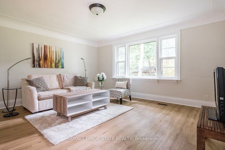 Photo 11 at 11 Dromore Crescent, Westdale, Hamilton