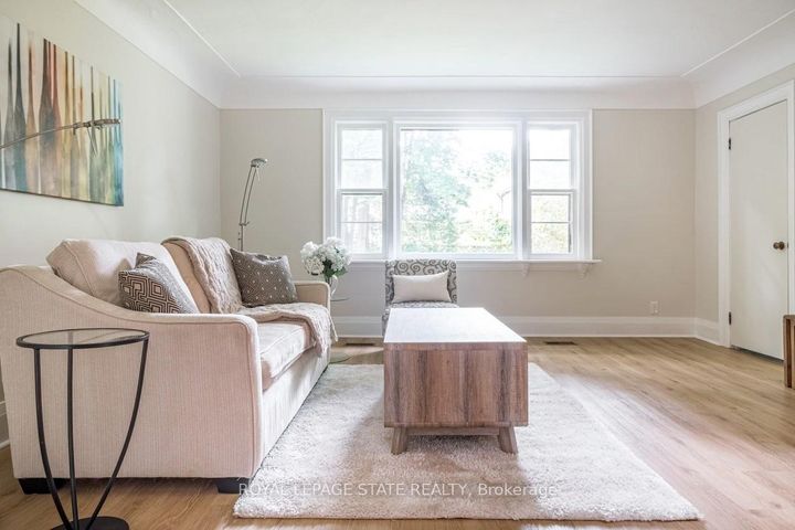 Photo 12 at 11 Dromore Crescent, Westdale, Hamilton