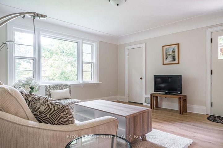 Photo 13 at 11 Dromore Crescent, Westdale, Hamilton