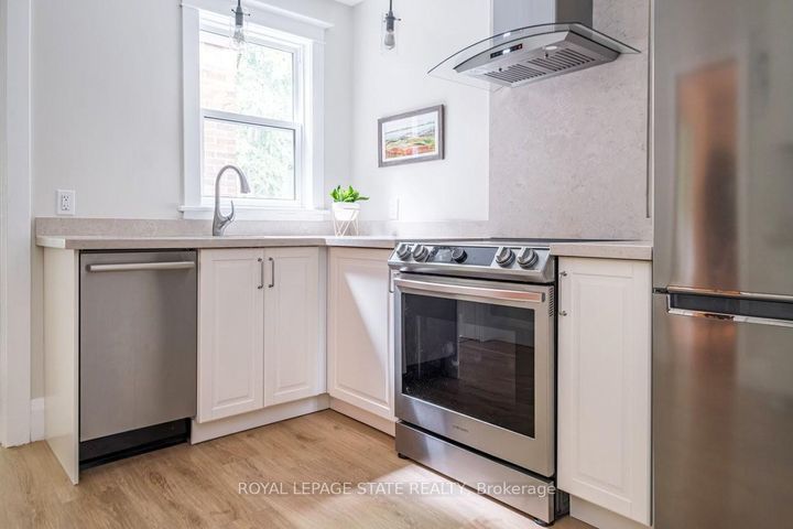 Photo 16 at 11 Dromore Crescent, Westdale, Hamilton