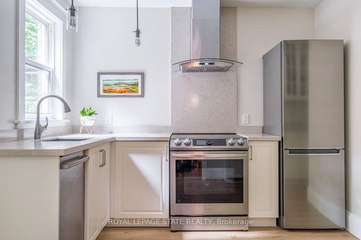 Photo 17 at 11 Dromore Crescent, Westdale, Hamilton