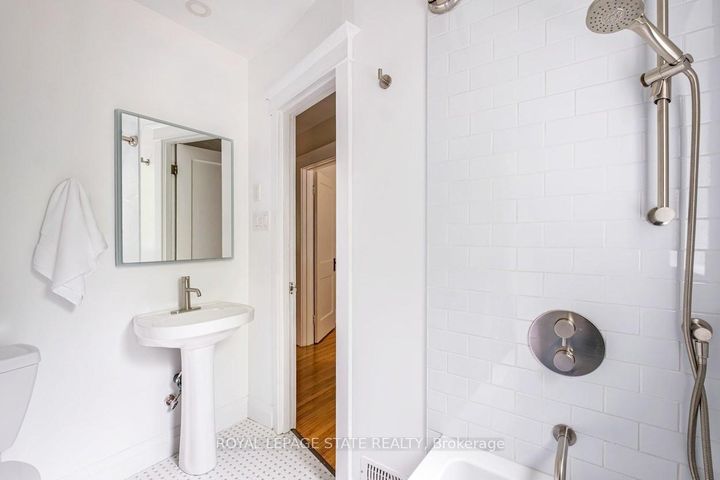 Photo 26 at 11 Dromore Crescent, Westdale, Hamilton