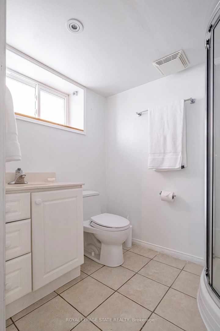 Photo 36 at 11 Dromore Crescent, Westdale, Hamilton
