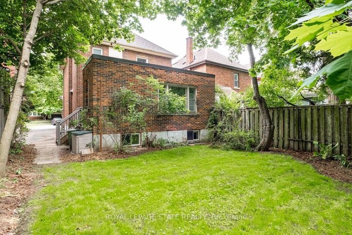 Photo 37 at 11 Dromore Crescent, Westdale, Hamilton