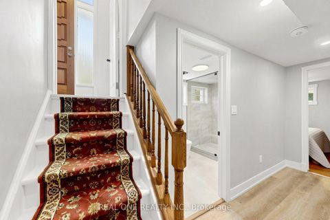 Photo 31 at 49 Bayview Parkway, Leslie Valley, Newmarket