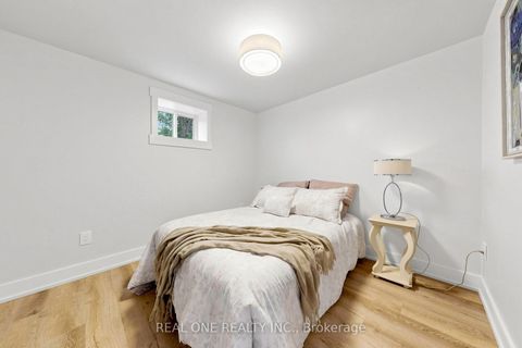 Photo 41 at 49 Bayview Parkway, Leslie Valley, Newmarket
