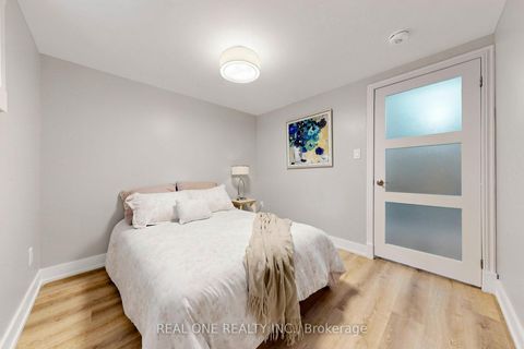 Photo 42 at 49 Bayview Parkway, Leslie Valley, Newmarket