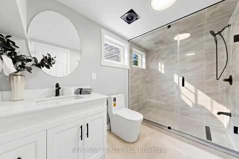 Photo 45 at 49 Bayview Parkway, Leslie Valley, Newmarket