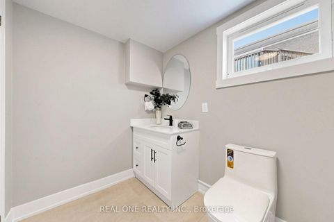 Photo 46 at 49 Bayview Parkway, Leslie Valley, Newmarket