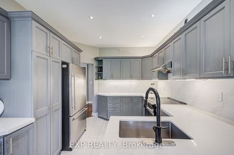 Photo 4 at 292 Sheridan Court, College Manor, Newmarket