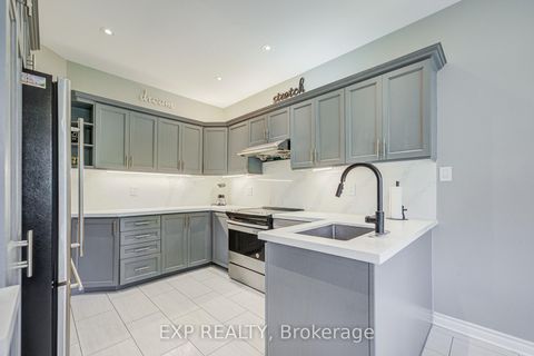 Photo 5 at 292 Sheridan Court, College Manor, Newmarket