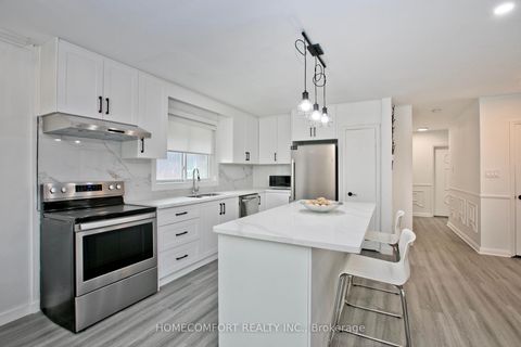 Photo 3 at 19 Beacham Crescent, Sullivan, Toronto