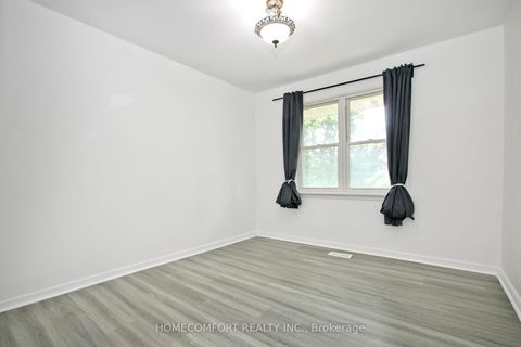 Photo 13 at 19 Beacham Crescent, Sullivan, Toronto