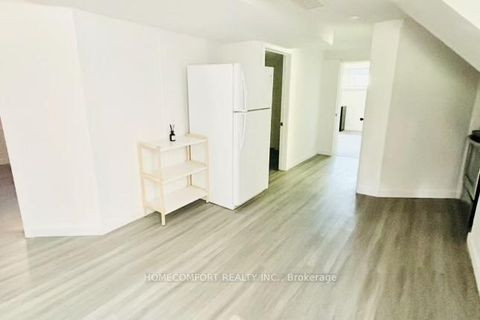 Photo 25 at 19 Beacham Crescent, Sullivan, Toronto