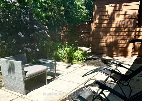Photo 31 at 19 Beacham Crescent, Sullivan, Toronto