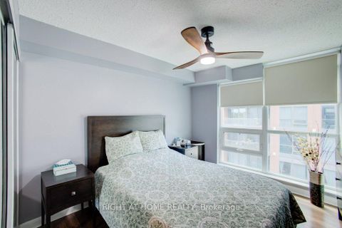 Photo 9 at 947 - 525 Wilson Avenue, Clanton Park, Toronto