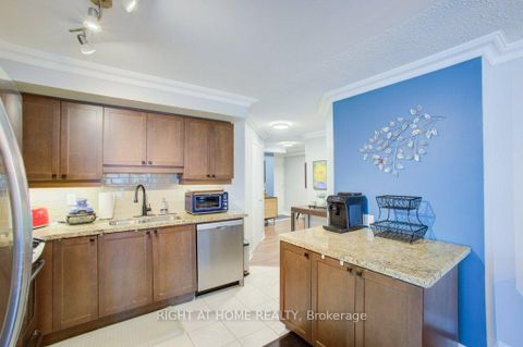 Photo 14 at 947 - 525 Wilson Avenue, Clanton Park, Toronto