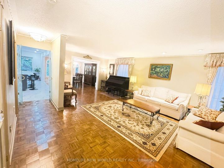 Photo 3 at 2326 Yorktown Circle, Central Erin Mills, Mississauga