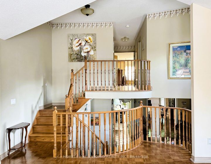 Photo 11 at 2326 Yorktown Circle, Central Erin Mills, Mississauga