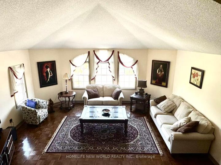 Photo 13 at 2326 Yorktown Circle, Central Erin Mills, Mississauga