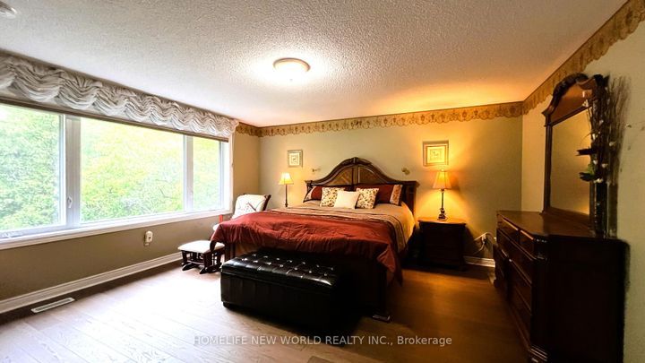 Photo 15 at 2326 Yorktown Circle, Central Erin Mills, Mississauga