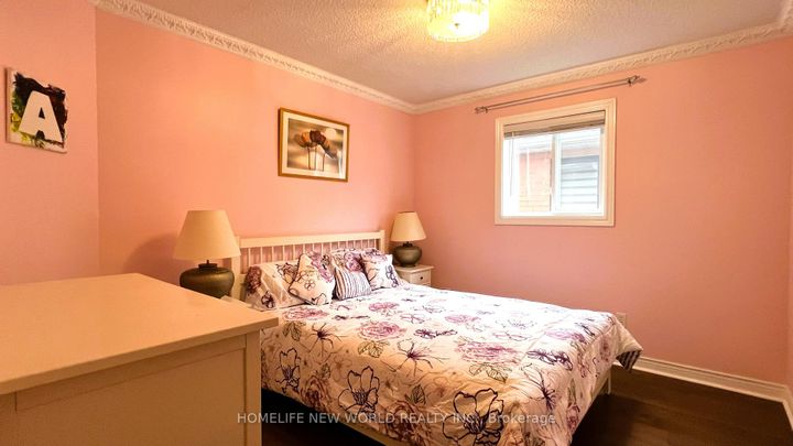 Photo 20 at 2326 Yorktown Circle, Central Erin Mills, Mississauga