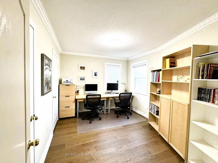 Photo 22 at 2326 Yorktown Circle, Central Erin Mills, Mississauga