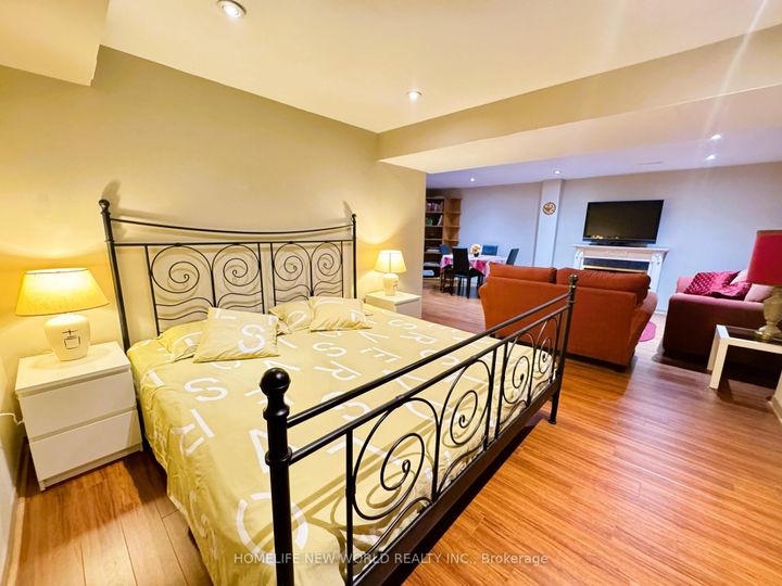 Photo 25 at 2326 Yorktown Circle, Central Erin Mills, Mississauga