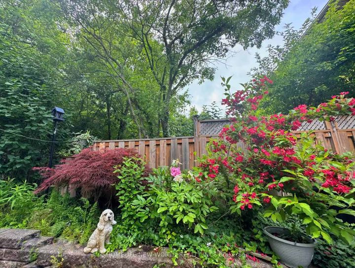 Photo 32 at 2326 Yorktown Circle, Central Erin Mills, Mississauga
