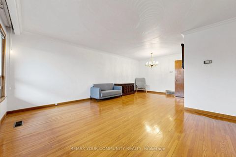 Photo 2 at 21 Gade Drive, CFB, Toronto