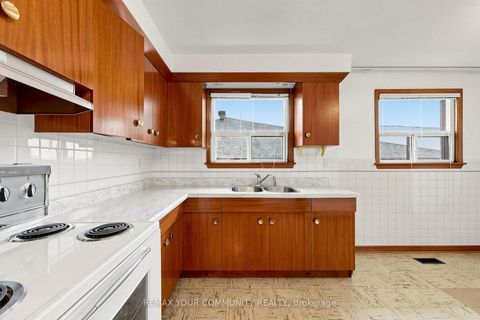 Photo 8 at 21 Gade Drive, CFB, Toronto