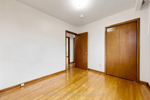 Photo 11 at 21 Gade Drive, CFB, Toronto